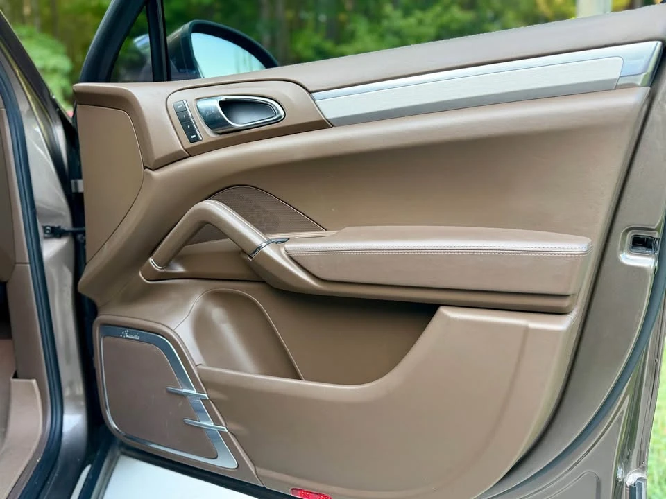 2011 Porsche 958 Cayenne Turbo - Image 12 of 18