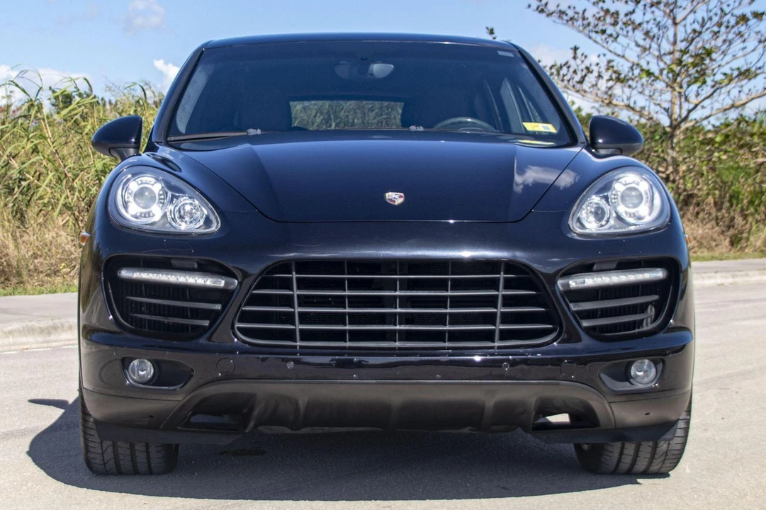 2011 Porsche 958 Cayenne Turbo - Image 2 of 14