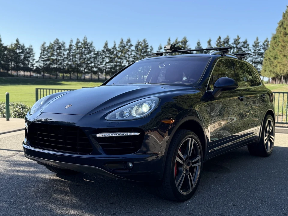 2011 Porsche 958 Cayenne Turbo - Image 2 of 31
