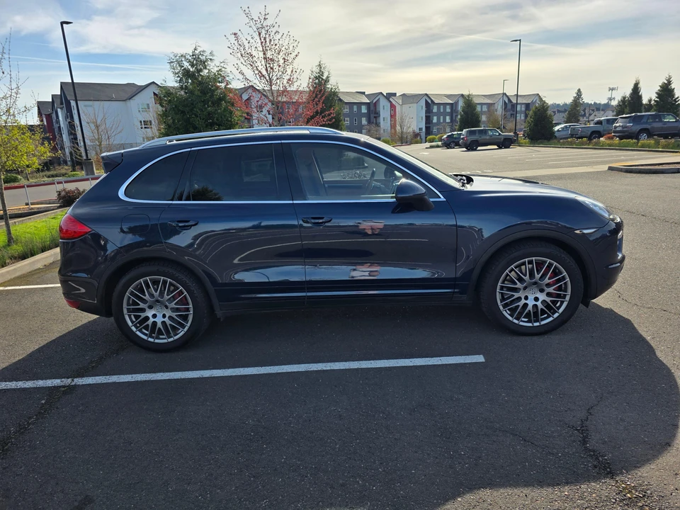 2011 Porsche 958 Cayenne Turbo - Image 9 of 31