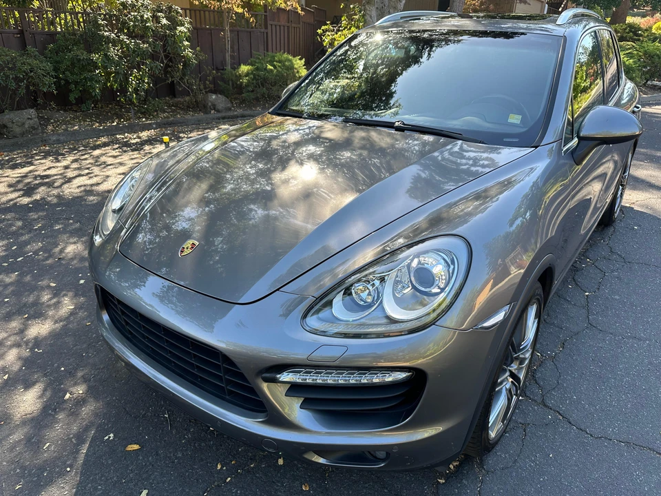 2011 Porsche 958 Cayenne Turbo - Image 10 of 31