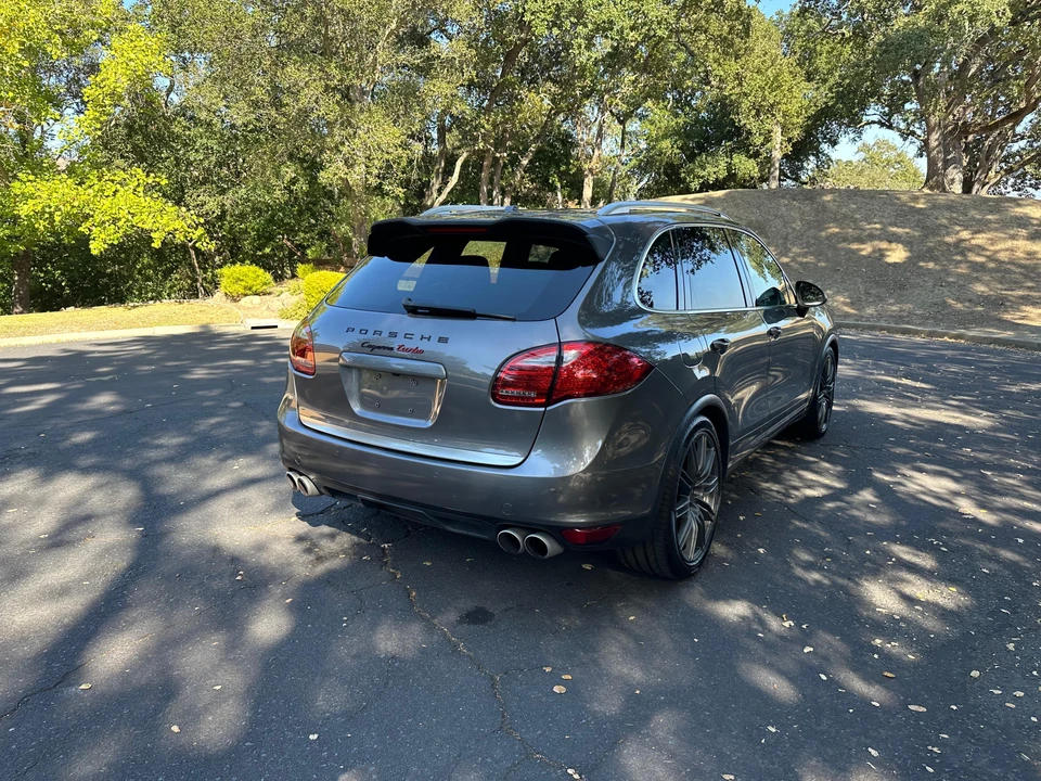 2011 Porsche 958 Cayenne Turbo - Image 14 of 31
