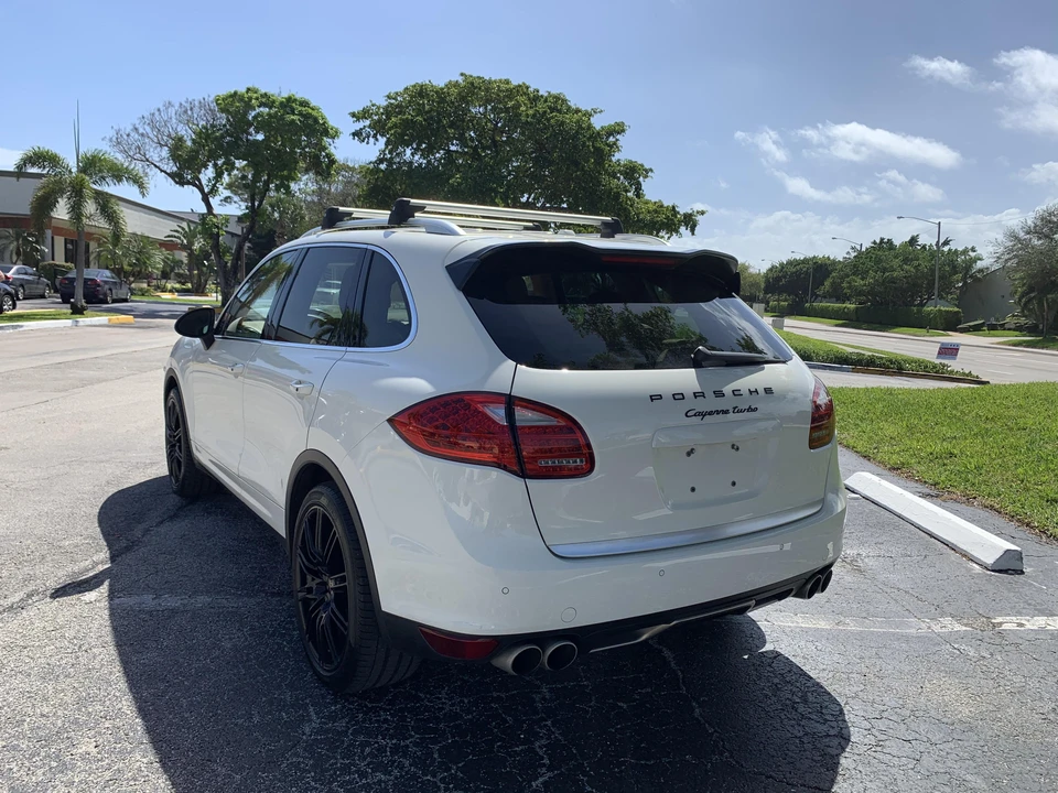 2011 Porsche 958 Cayenne Turbo - Image 15 of 31