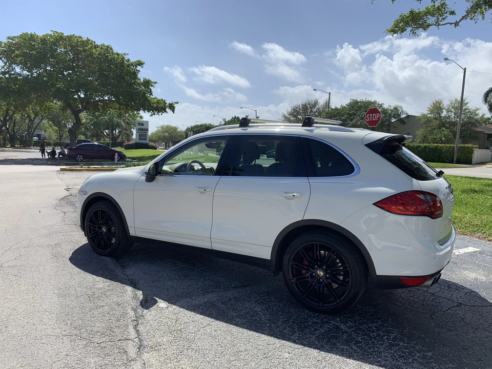 2011 Porsche 958 Cayenne Turbo - Image 12 of 31