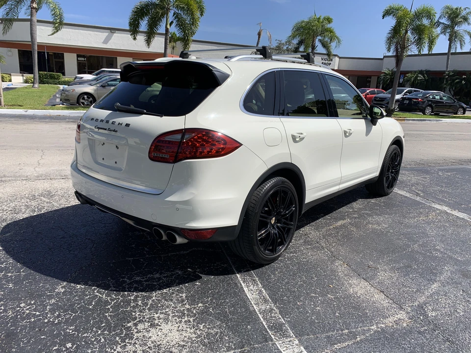 2011 Porsche 958 Cayenne Turbo - Image 19 of 31