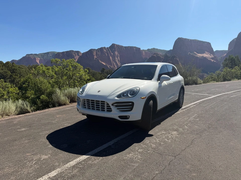 2011 Porsche 958 Cayenne Turbo - Image 2 of 31