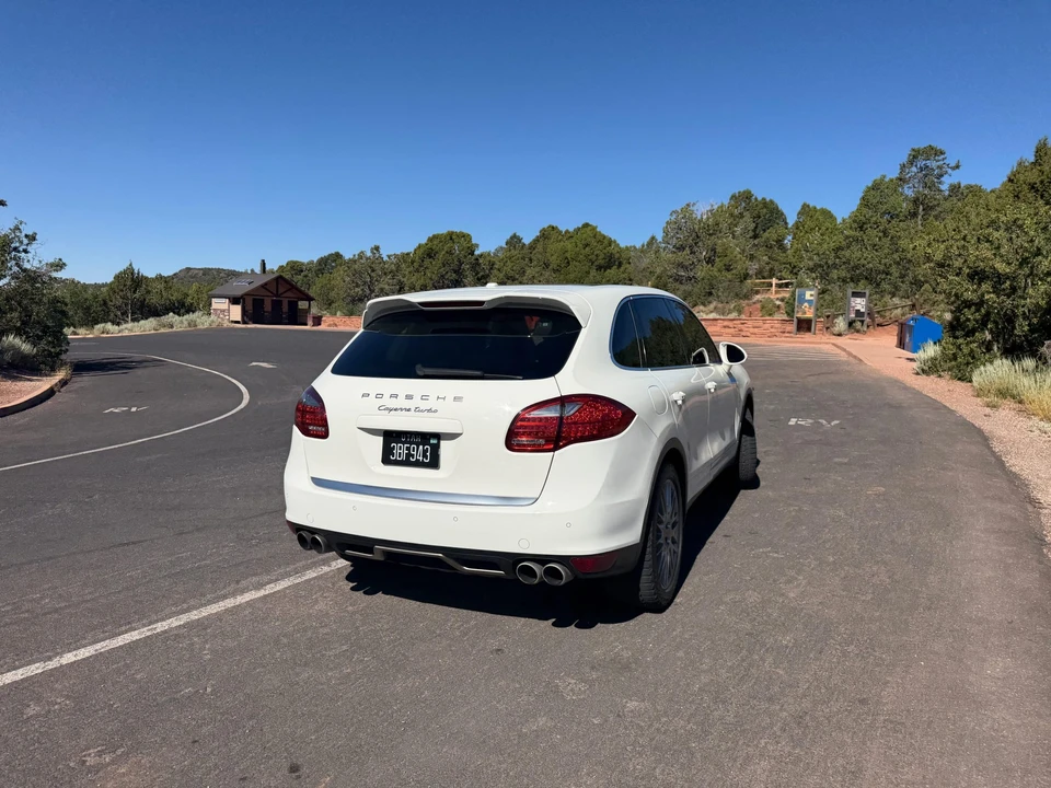 2011 Porsche 958 Cayenne Turbo - Image 10 of 31