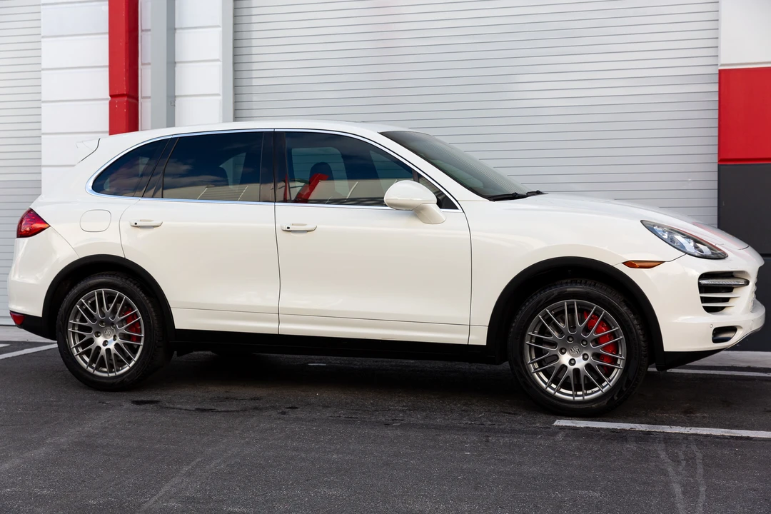 2011 Porsche 958 Cayenne Turbo - Image 10 of 31