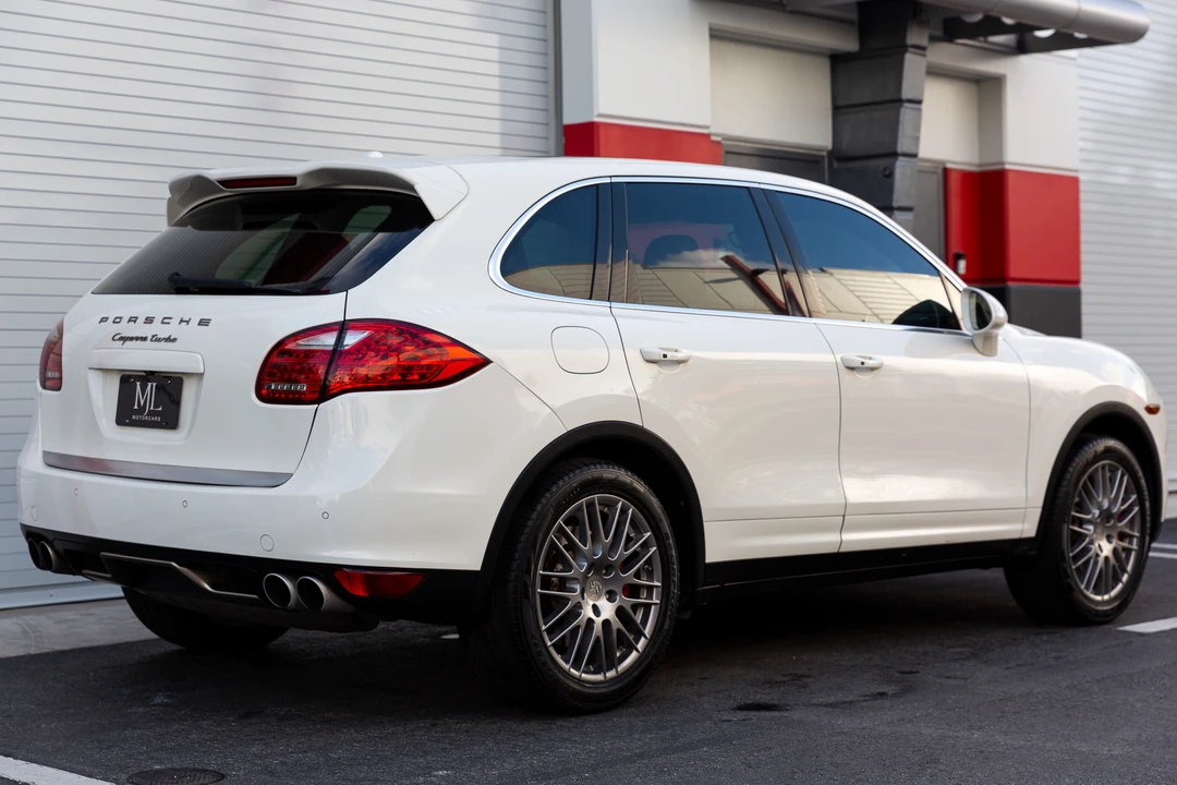 2011 Porsche 958 Cayenne Turbo - Image 15 of 31