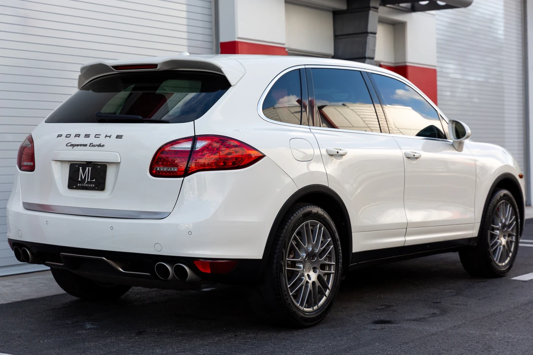 2011 Porsche 958 Cayenne Turbo - Image 16 of 31