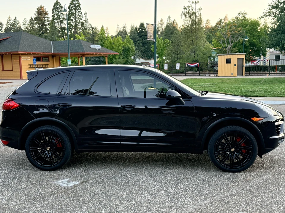 2011 Porsche 958 Cayenne Turbo - Image 10 of 31