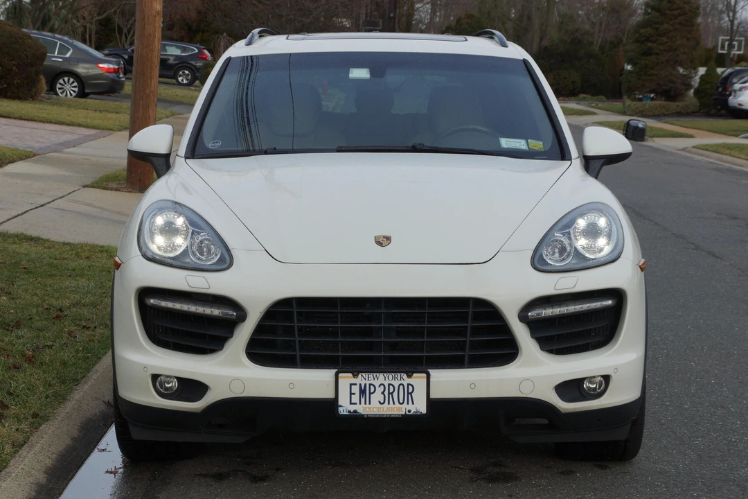 2011 Porsche 958 Cayenne Turbo - Image 2 of 20