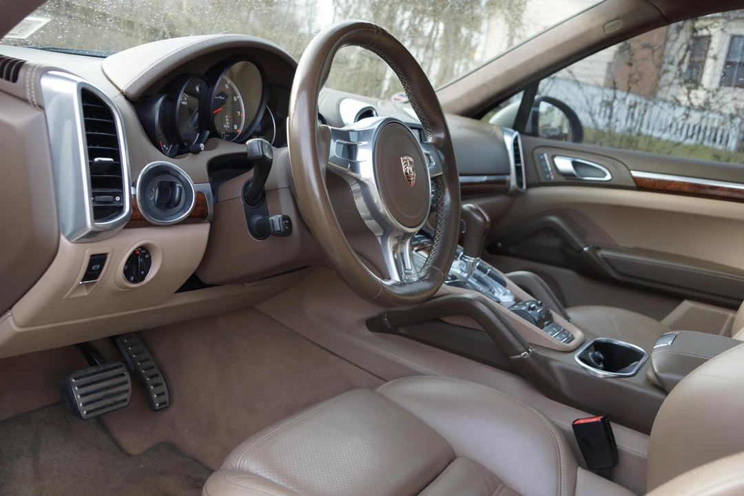 2011 Porsche 958 Cayenne Turbo - Image 17 of 20