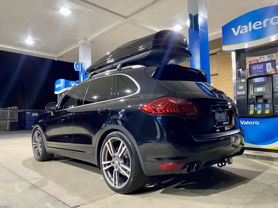 2011 Porsche 958 Cayenne Turbo - Image 2 of 31