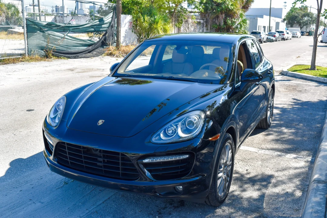 2011 Porsche 958 Cayenne Turbo - Image 2 of 31