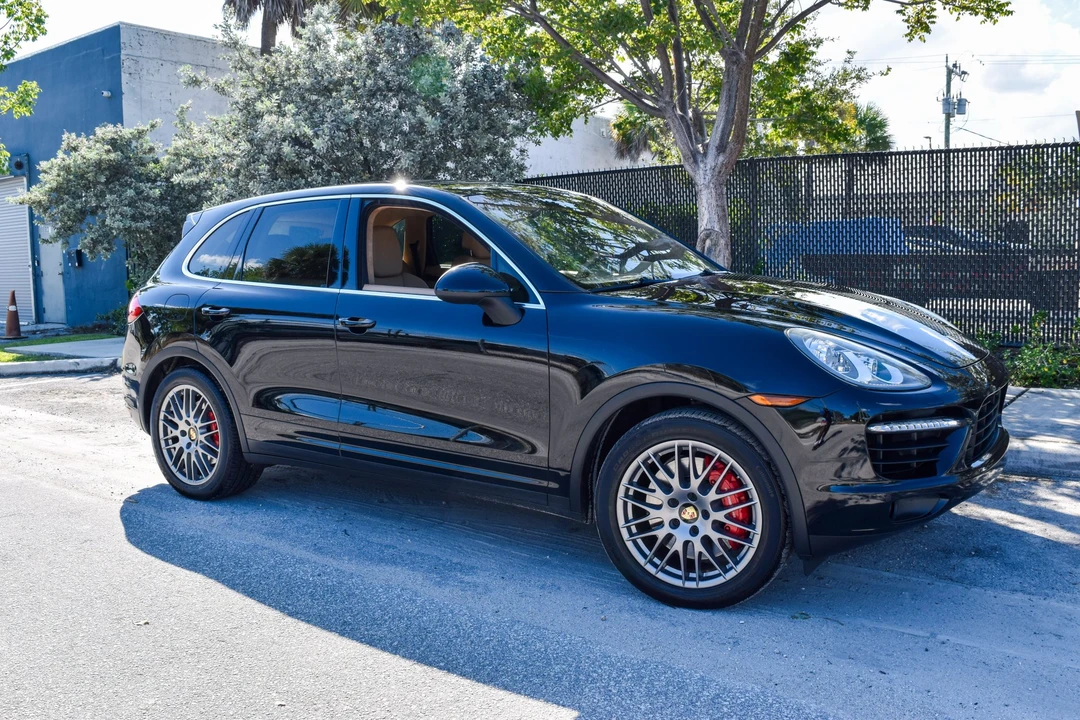 2011 Porsche 958 Cayenne Turbo - Image 10 of 31