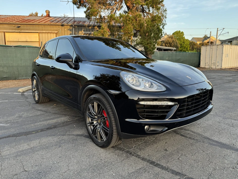 2011 Porsche 958 Cayenne Turbo - Image 3 of 31