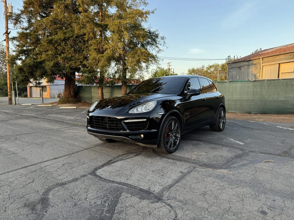 2011 Porsche 958 Cayenne Turbo - Image 10 of 31