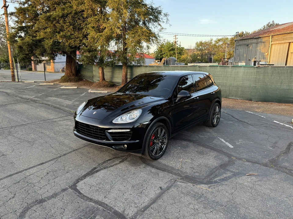 2011 Porsche 958 Cayenne Turbo - Image 9 of 31