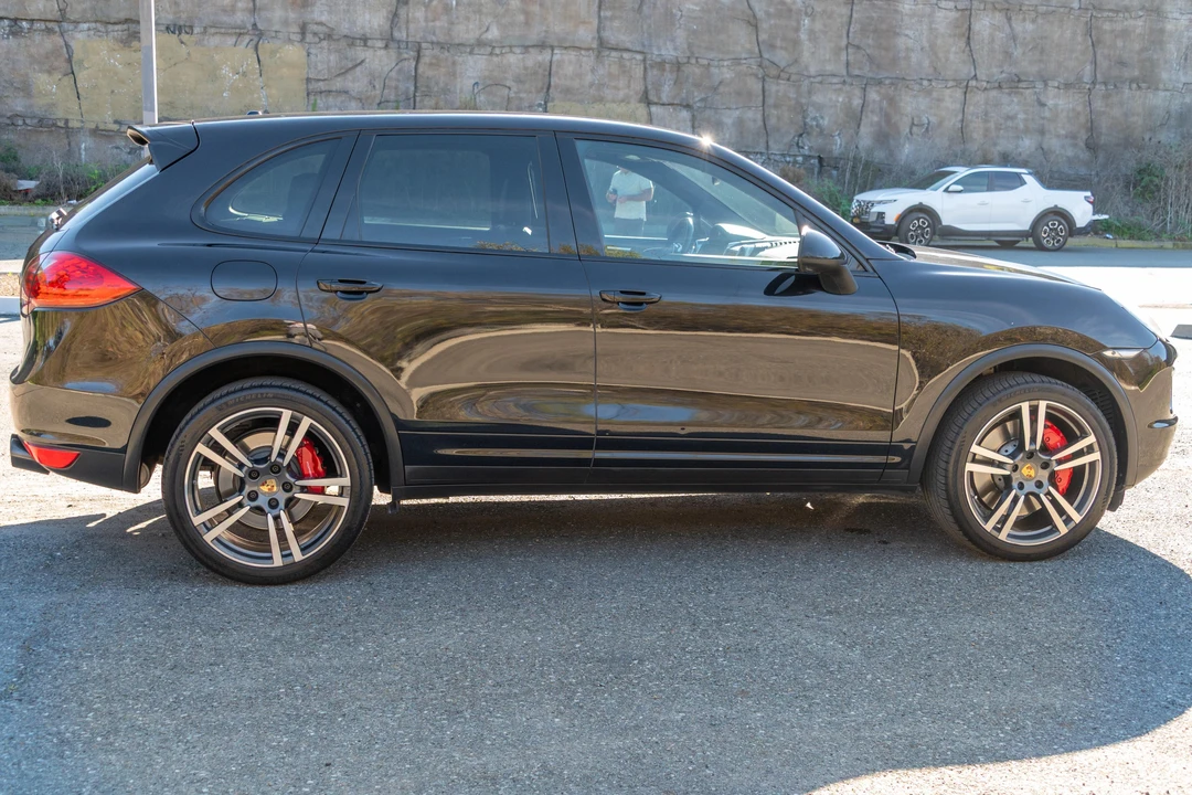 2011 Porsche 958 Cayenne Turbo - Image 10 of 31