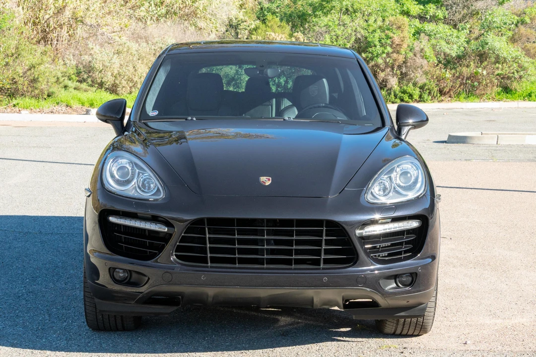 2011 Porsche 958 Cayenne Turbo - Image 2 of 31