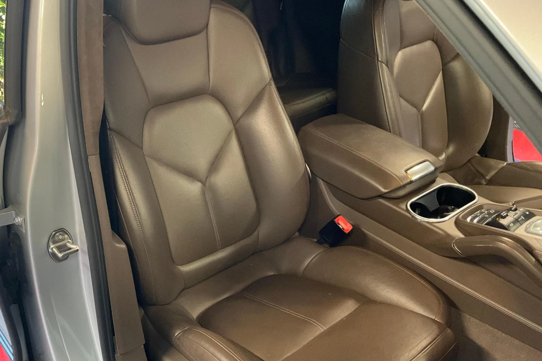 2011 Porsche 958 Cayenne Turbo - Image 29 of 31