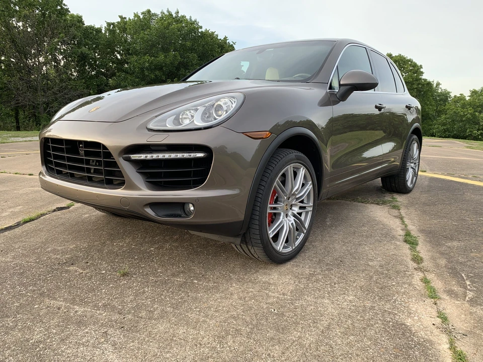 2011 Porsche 958 Cayenne Turbo - Image 2 of 31