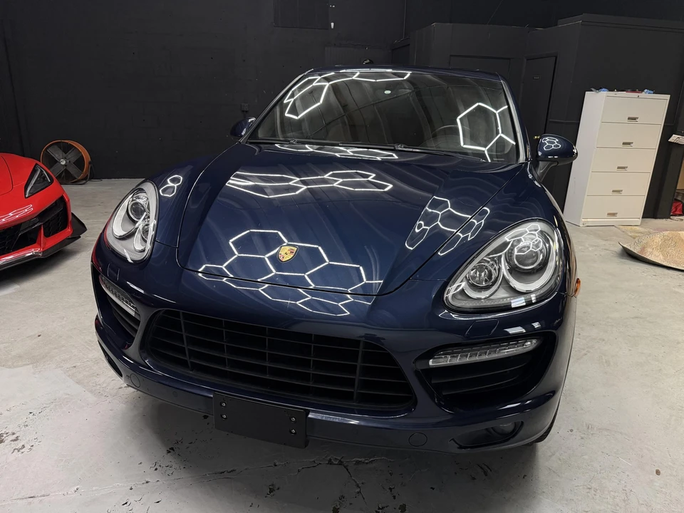 2011 Porsche 958 Cayenne Turbo - Image 2 of 31