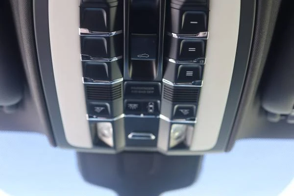 2011 Porsche 958 Cayenne - Image 18 of 21