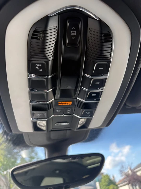 2011 Porsche 958 Cayenne - Image 15 of 20