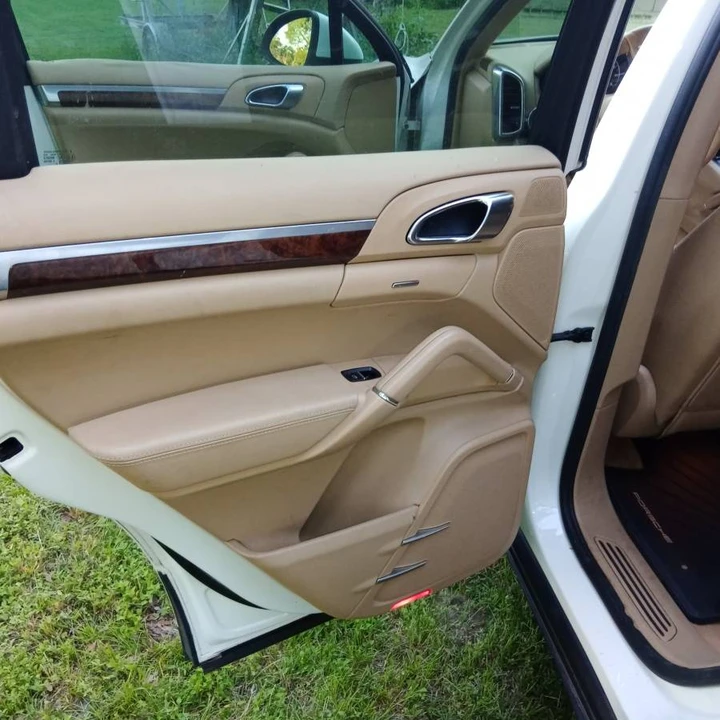 2011 Porsche 958 Cayenne - Image 6 of 20