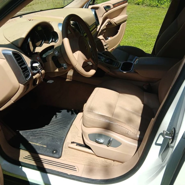 2011 Porsche 958 Cayenne - Image 16 of 20