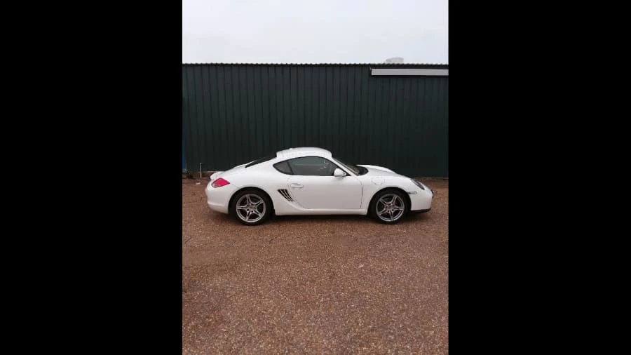 2011 Porsche 958 Cayenne - Image 2 of 7