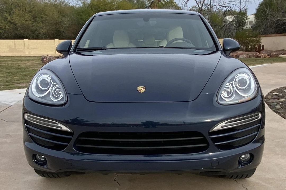 2011 Porsche 958 Cayenne - Image 2 of 31