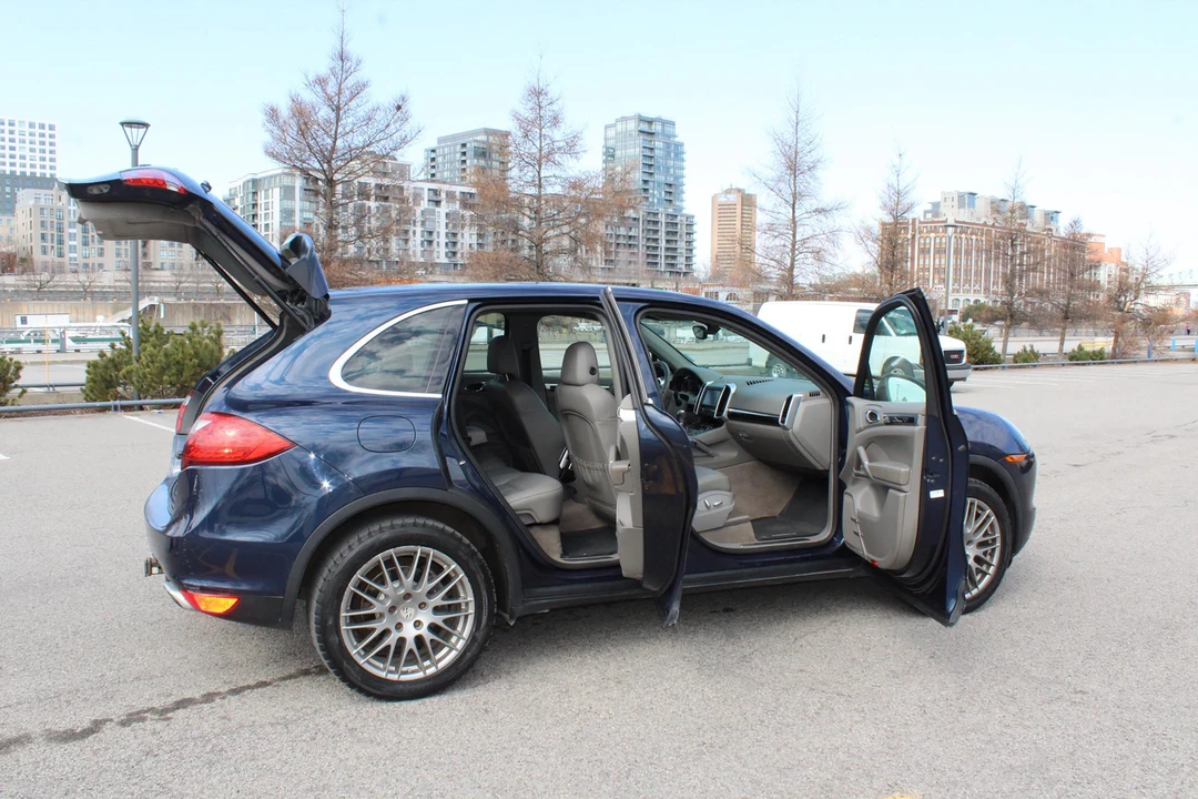 2011 Porsche 958 Cayenne - Image 14 of 31