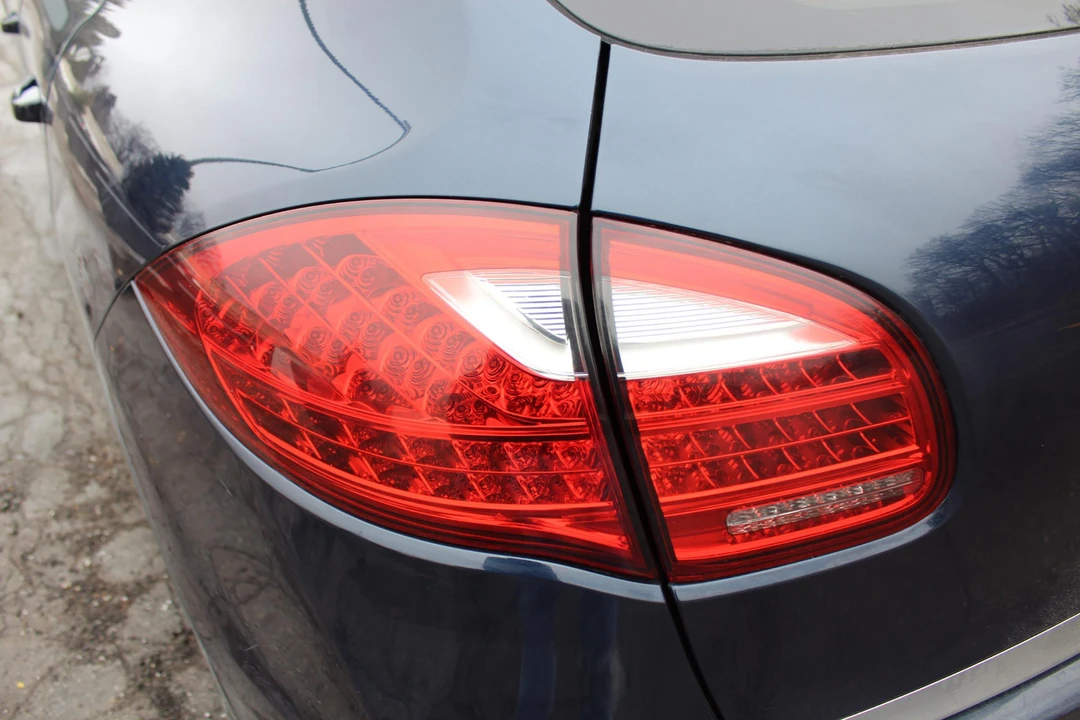 2011 Porsche 958 Cayenne - Image 27 of 31