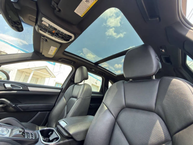 2011 Porsche 958 Cayenne - Image 14 of 27