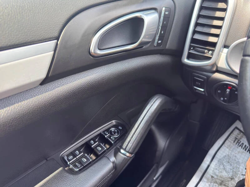 2011 Porsche 958 Cayenne - Image 25 of 27