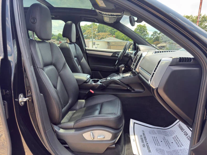 2011 Porsche 958 Cayenne - Image 12 of 27