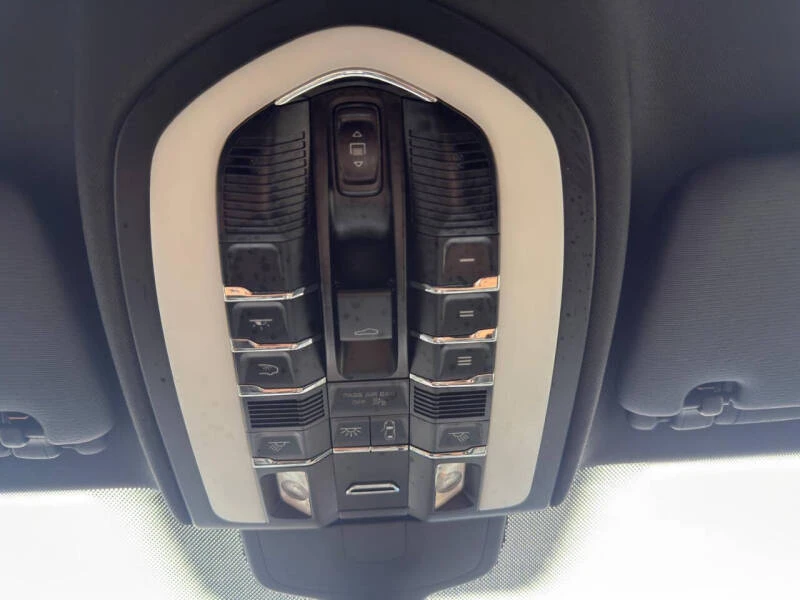 2011 Porsche 958 Cayenne - Image 26 of 27