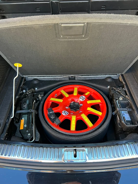 2011 Porsche 958 Cayenne - Image 17 of 21