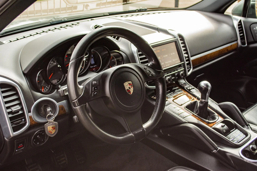 2011 Porsche 958 Cayenne - Image 23 of 31