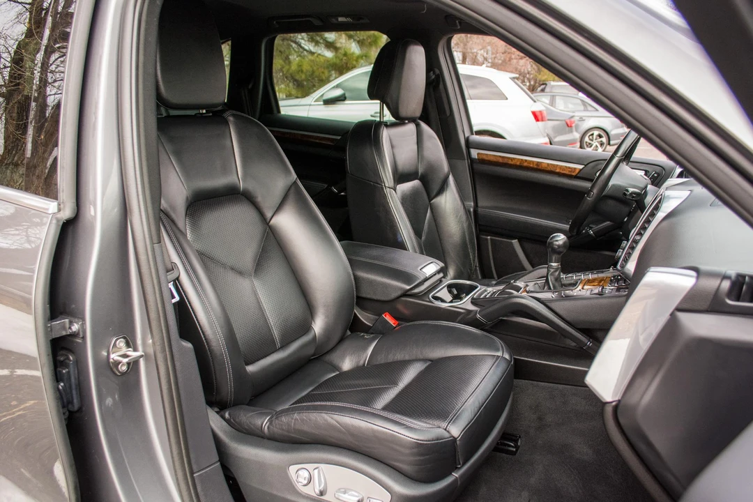 2011 Porsche 958 Cayenne - Image 24 of 31