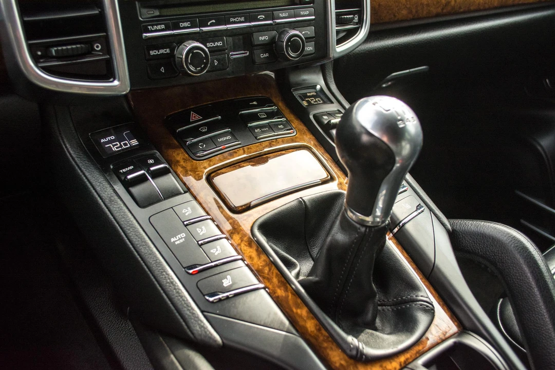2011 Porsche 958 Cayenne - Image 25 of 31