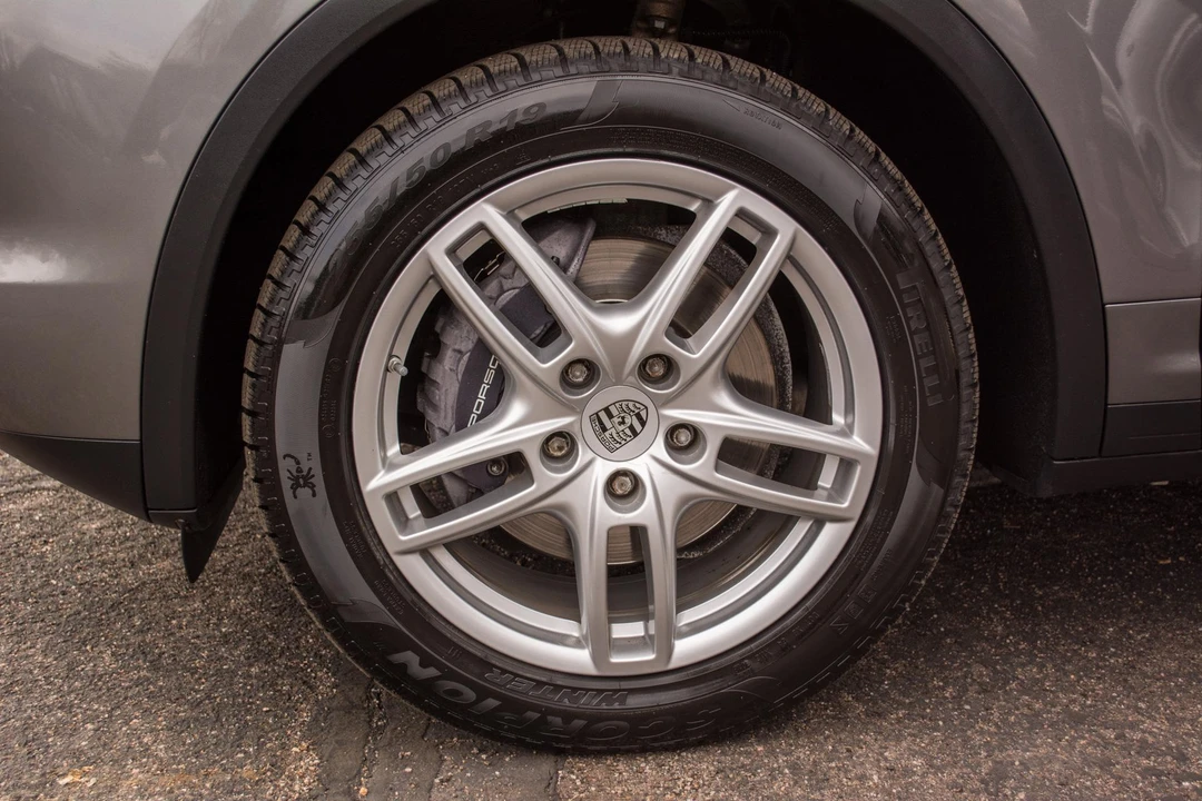 2011 Porsche 958 Cayenne - Image 19 of 31