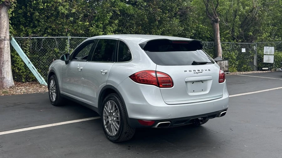 2011 Porsche 958 Cayenne - Image 3 of 5