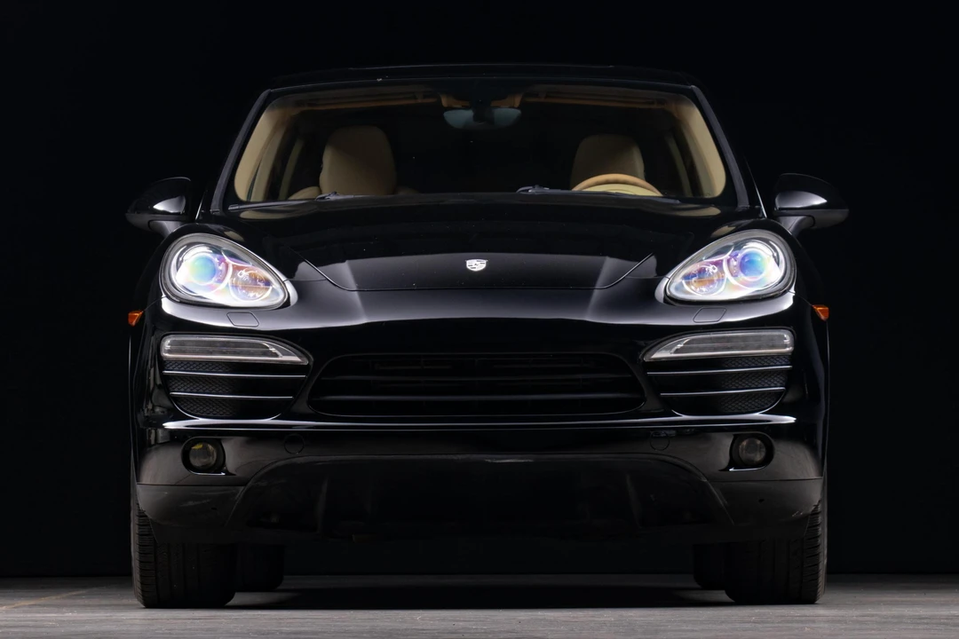 2011 Porsche 958 Cayenne - Image 2 of 31