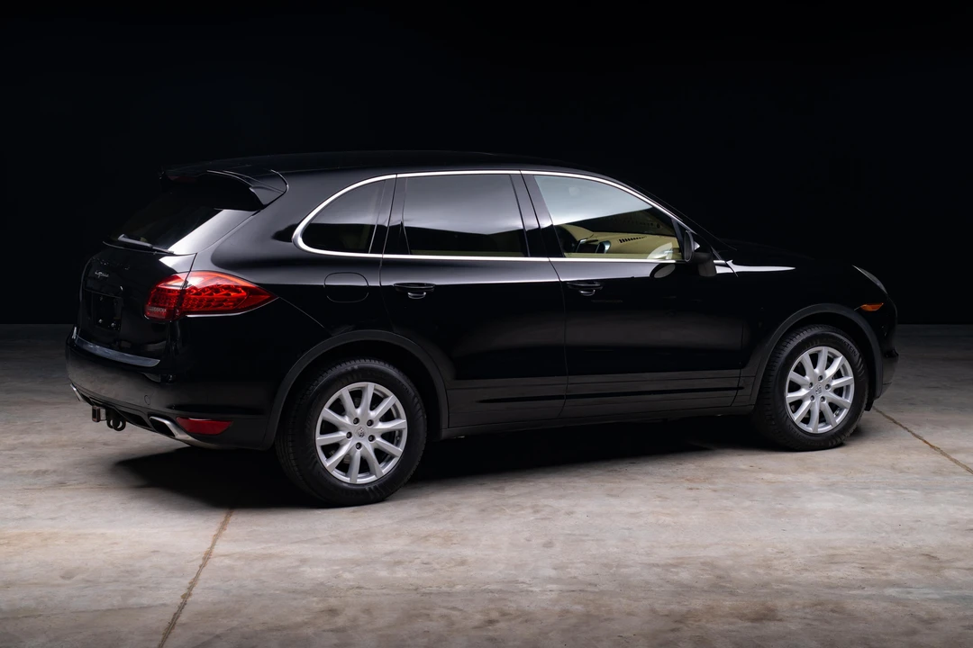 2011 Porsche 958 Cayenne - Image 24 of 31