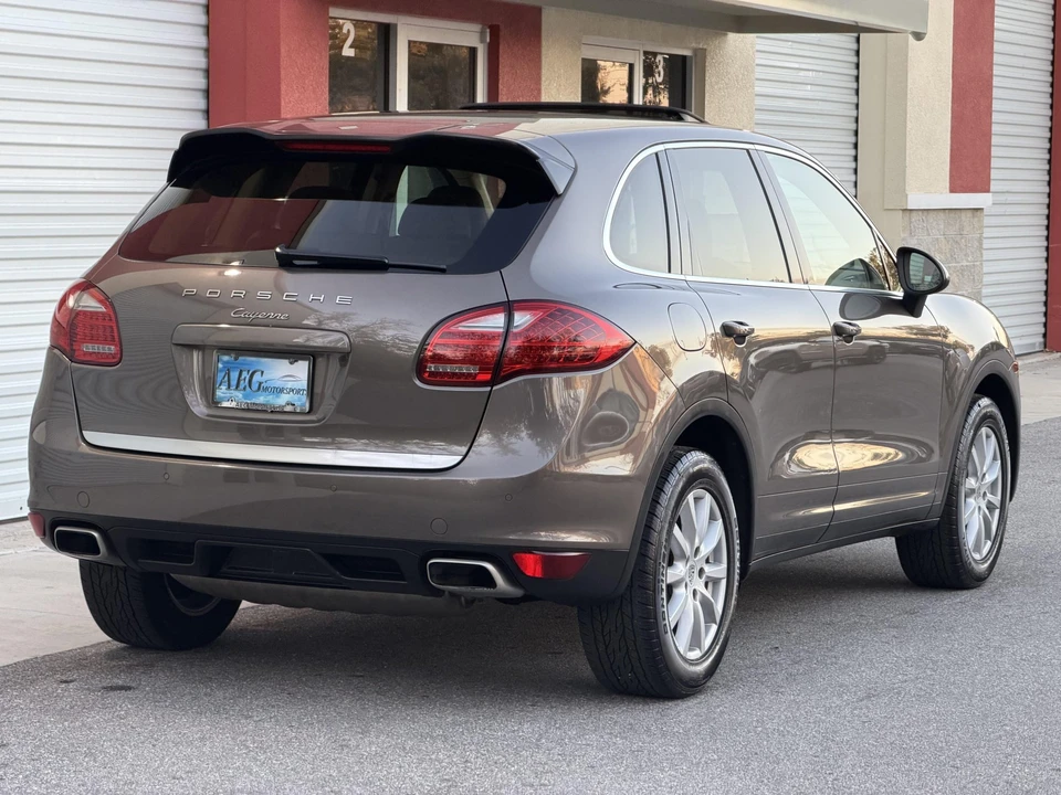 2011 Porsche 958 Cayenne - Image 11 of 31
