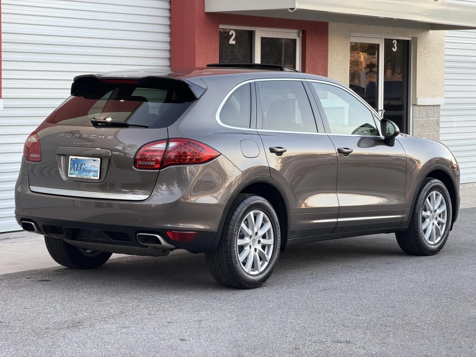 2011 Porsche 958 Cayenne - Image 10 of 31
